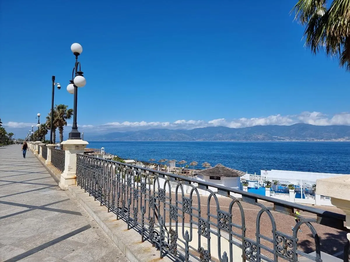 Appartamento Loft Magna Grecia - Reggio Calabria Centro Storico 0*,  Italia